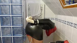 படுக்கை அம்மா ஆபாச இந்தி மேசையில் உடலுறவின் உதவியுடன் கணவரின் விறைப்புத்தன்மையை நீக்கினாள்.