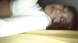 அந்த பெண் பக்கத்து வீட்டுக்காரரை ஃபக் செய்ய கவர்ந்திழுக்கிறாள். அம்மா மற்றும் சூரியன் xnxx