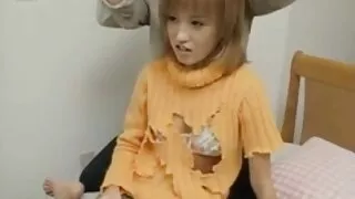 அழகி ஒரு குளியல் எடுத்து தமிழ் அம்மா மகன் செக்ஸ் கதை சுயஇன்பம் செய்கிறாள்.