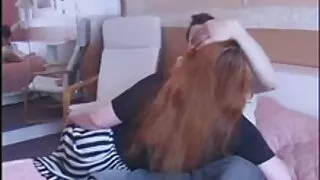 டாப்னே புண்டை தாய் மற்றும் மகன் செக்ஸ் வீடியோக்கள் com துளைக்குள் நுழைகிறார்.