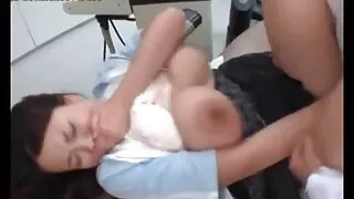 சிவப்புநிற செக்ஸ் கருங்காலி பெரிய சேவல். ஜப்பானிய தாய் மற்றும் மகன் செக்ஸ்