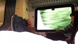 திருமதி சேவல் நிஞ்ஜா ஸ்டுடியோஸ் அம்மா டாஷ் சேவலுக்கு கழுதை என்று அழைக்கிறார்.