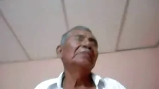 புற்றுநோயால் தாய் மற்றும் மகன் கவர்ச்சியாக பாதிக்கப்பட்ட ஒரு பெண்ணை ஒரு வெறித்தனமான புணர்ச்சிக்கு புணர்கிறேன்.