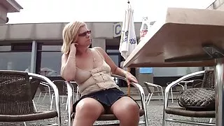 சாம்பல் அம்மா மகன் மற்றும் மகள் செக்ஸ் ஹேர்டு பெண்மணியுடன் ஃபக்.