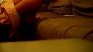 சிற்றின்ப மசாஜ் செய்தபின் லெஸ்பியன் அம்மாவுடன் கட்டாய உடலுறவு புணர்ச்சியைப் பெறுகிறார்.