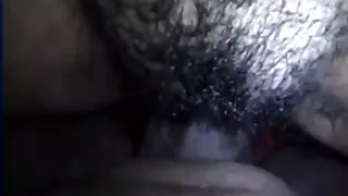 அவர் ஒரு அம்மாமகன் செக்ஸ் கேரமல் போல சேவலை உறிஞ்சுகிறார்.