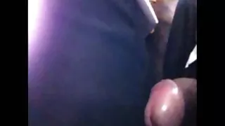 கழுதையில் படுக்கையில் பச்சை குத்தப்பட்ட பங்க் ஃபக்கிங். லிட்டரோடிகா அம்மா