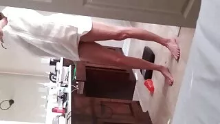 படுக்கையறையில் திருமணமான லிட்டரோடிகா அம்மா தம்பதியினரிடமிருந்து உணர்ச்சிவசப்பட்ட செக்ஸ்.